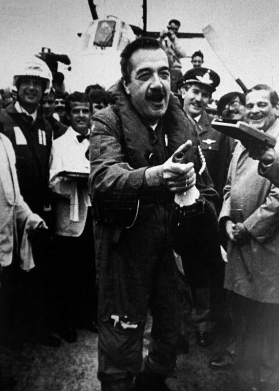 Imagen de Alfonsín en el año 86. Su mandato comenzó en 1983 y finalizó en 1989. La última aparición pública de Alfonsín había sido en octubre junto a la actual mandataria en la inauguración de un busto con su efigie en la Casa Rosada (sede del Gobier