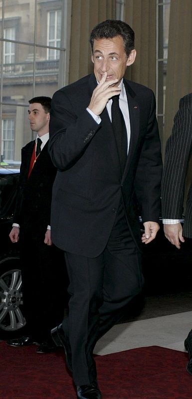 El presidente francés, Nicolás Sarkozy, a su llegada al Palacio de Buckingham