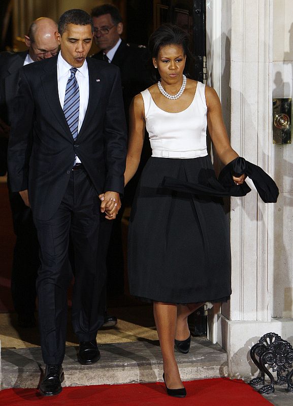 Barack Obama y su mujer Michelle a su llegada a Downing Street