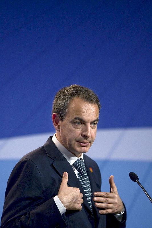 ZAPATERO ANUNCIA EL ENVÍO TEMPORAL DE 450 MILITARES PARA ELECCIONES AFGANAS