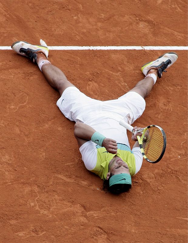 Nadal celebra la victoria conseguida frente al serbio Novak Djokovic.