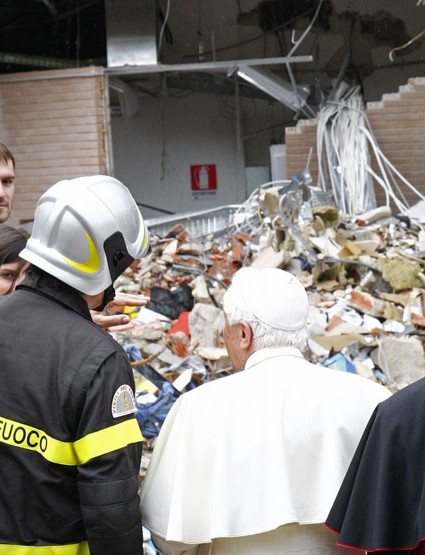 El Papa visita Los Abruzos