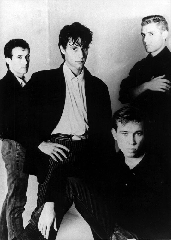 Vega fundó Nacha Pop junto a su primo Nacho García Vega, el batería Ñete y el bajo Carlos Brooking.