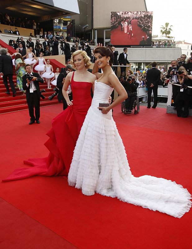 Elisabeth Banks and Aishwarya Rai