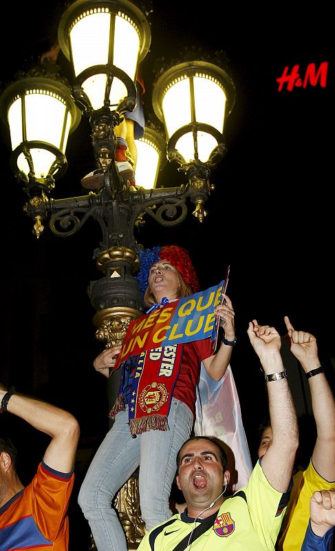 En Canaletes no cabe ni un alma tras la consecución de la Champions.