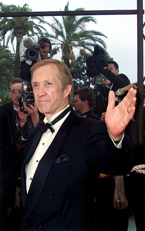 El actor se dejaba ver a menudo por el Festival de Cannes. En esta ocasión acudió para la presentación de 'Misión a Marte' de Brian De Palma.