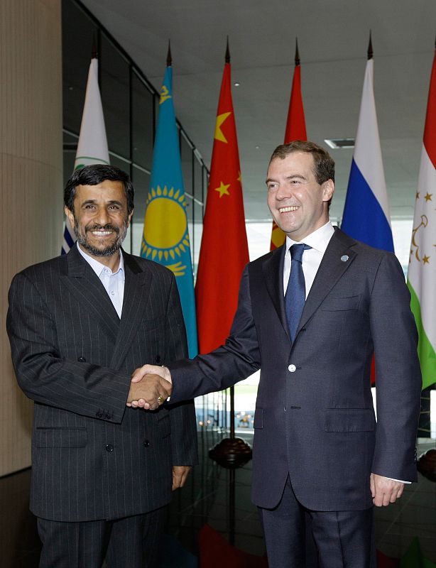 Ahmadinejad visita Rusia