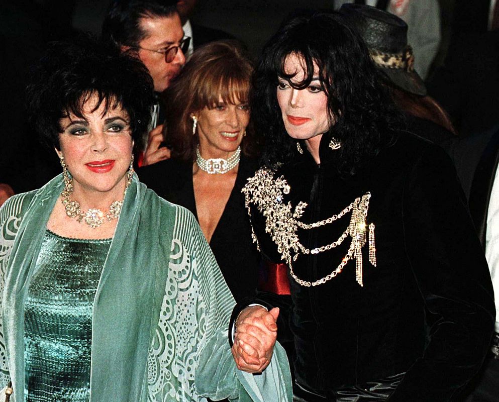 Michael Jackson con Elizabeth Taylor en 1997