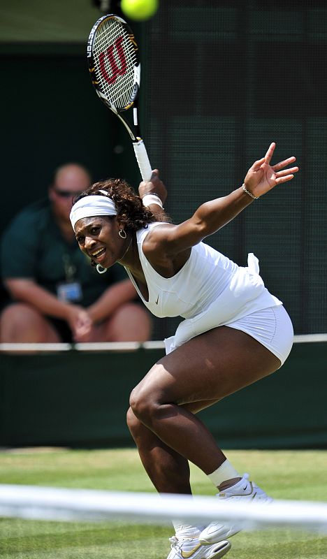 Serena Williams se redimió de la final perdida el año pasado en Londres.