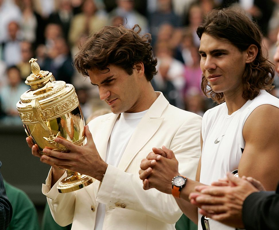 Este mismo año, Rafa Nadal, su gran bestia negra, haría su aparición en la final de Wimbledon, pero el suizo volvió a llevarse el título, por tercer año consecutivo.