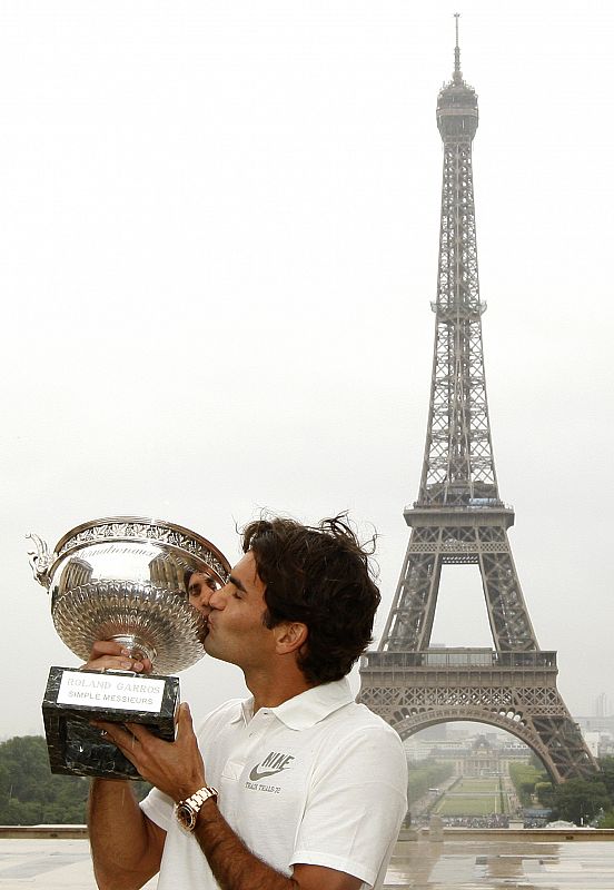 Y llegó 2009 y con él, el ansiado título que a Federer tanto se le había resistido: Roland Garros.