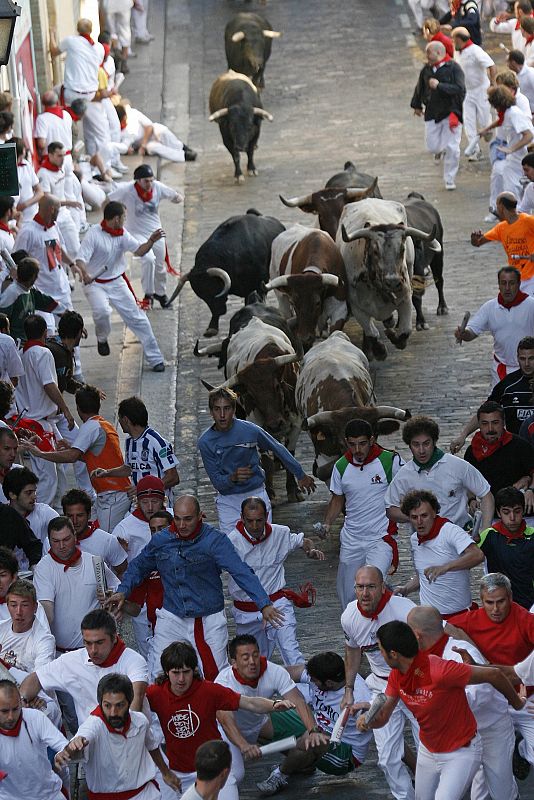 Los corredores chocan entre ellos.