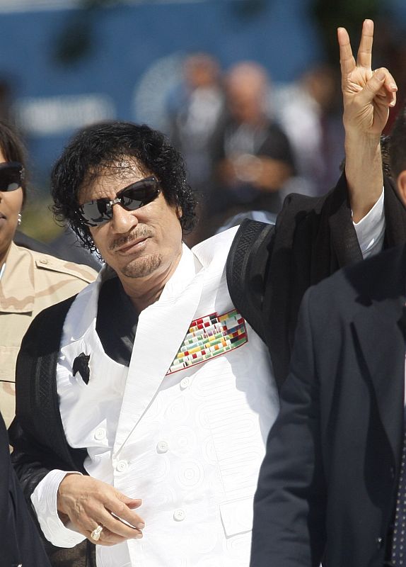 Muammar Gaddafi en el G-8