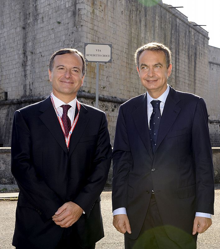 Zapatero y Frattini en el G-8