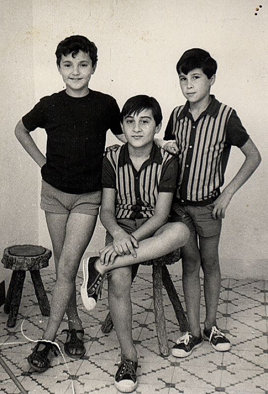 Jesús Galán nos relata como recuerda aquellos días: "En un paisaje cubierto por las aguas del rio Tajo, al lado del puente milenario de Alconetar, en la provincia de Cáceres, me fracturé un brazo en la víspera de la llegada del hombre a la luna.