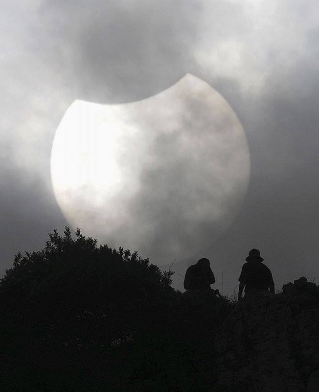 Eclipse solar visto desde la colina de Malu en Liuzhou