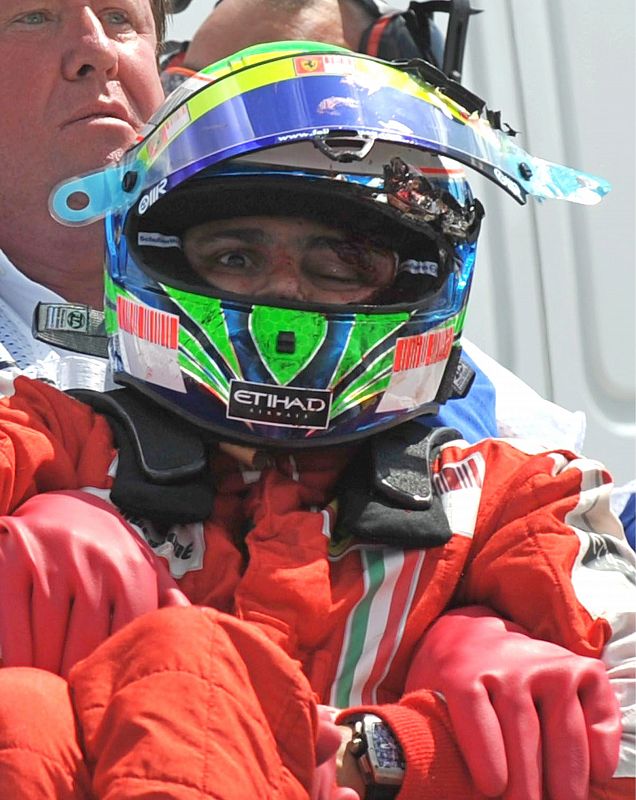 Massa recibió el impacto de un objeto en la cabeza, procedente del Brawn GP de su compatriota Rubens Barrichello