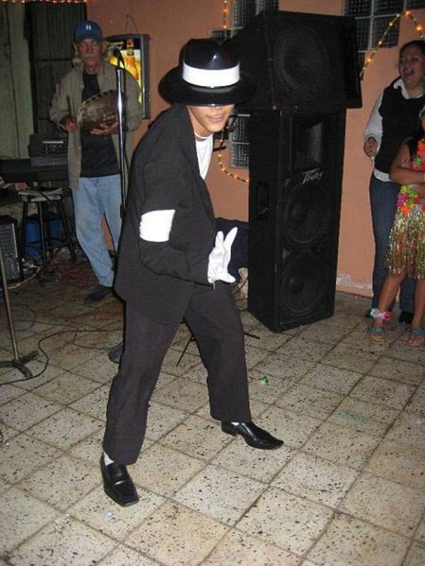 Oscar Bardales  rinde homenaje a Michael Jackson