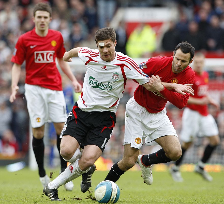 Durante su etapa en el Liverpool, los éxitos han sido muchos pero Xabi no ha podido conseguir la Premier, Chelsea y Manchester han dominado