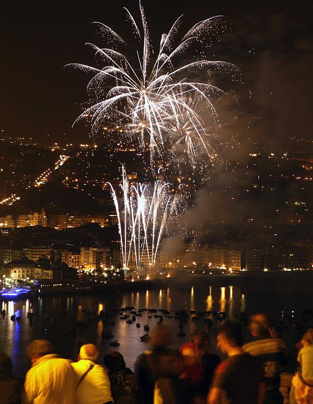 FUEGOS ARTIFICIALES