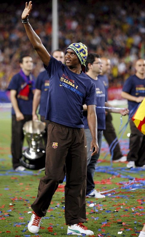 La celebración del triplete en el Nou Camp fue la última vez que el camerunés pisó el césped