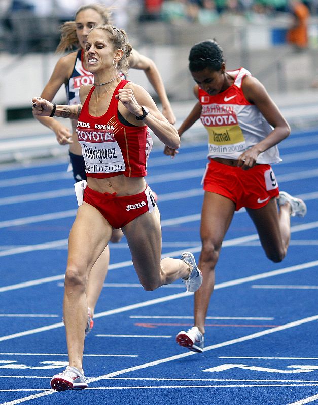 Natalia Dominguez se impone en la recta final de la carrera