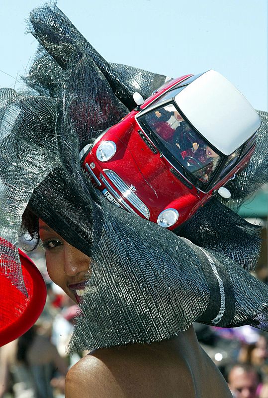 Tiya Adem, finalist in the Fashion in the Field competition at the 2003 Melbourne Cup, models her ha..