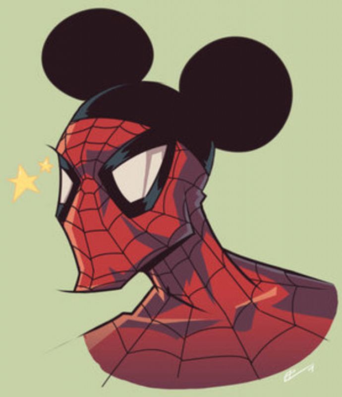 El Hombre Araña, ataviado con las orejas de Mickey Mouse.