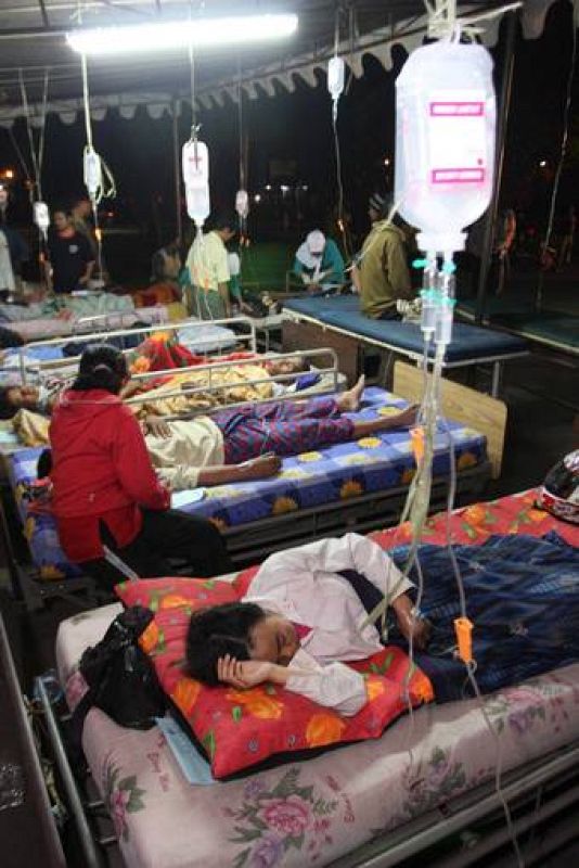 SEÍSMO DE 7,4 GRADOS DE MAGNITUD SACUDE LA ISLA DE JAVA