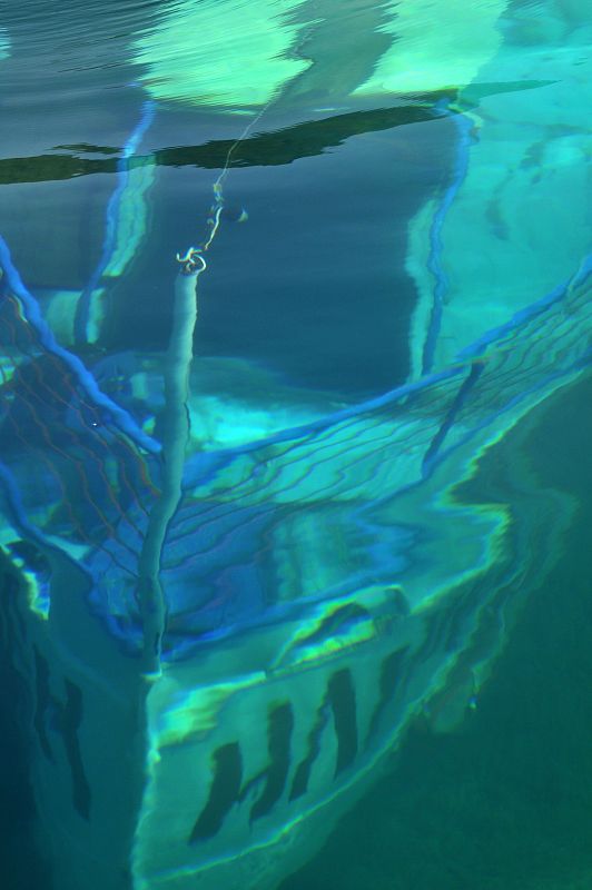 MUEREN 15 PERSONAS AHOGADAS AL HUNDIRSE UN BARCO EN UN LAGO DE MACEDONIA