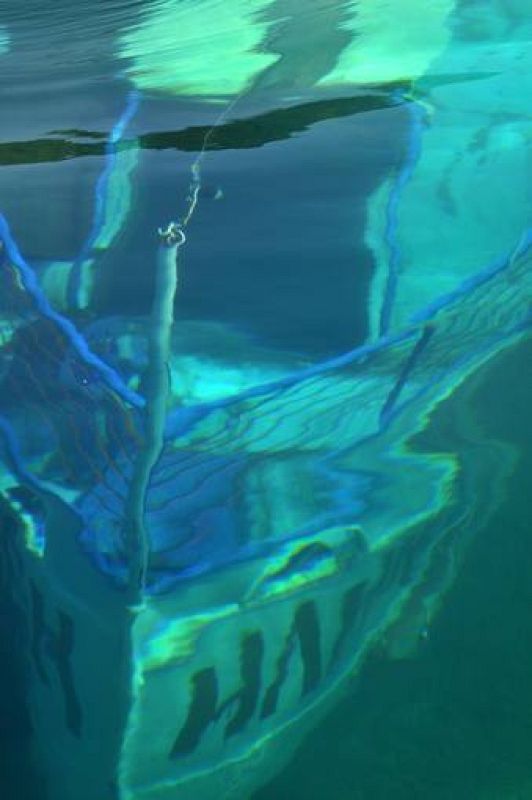 MUEREN 15 PERSONAS AHOGADAS AL HUNDIRSE UN BARCO EN UN LAGO DE MACEDONIA