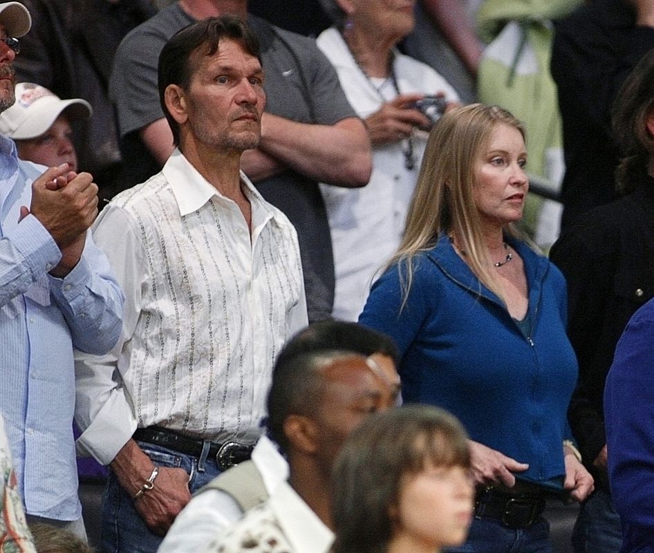 Swayze en una de sus últimas apariciones en público, en mayo de 2008, durante un partido de Los Angeles Lakers.