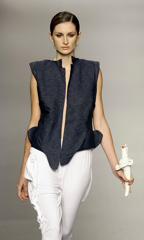 Detrás de Våldnad (palabra sueca que significa fantasma o espectro) está Ana Pérez Valdés