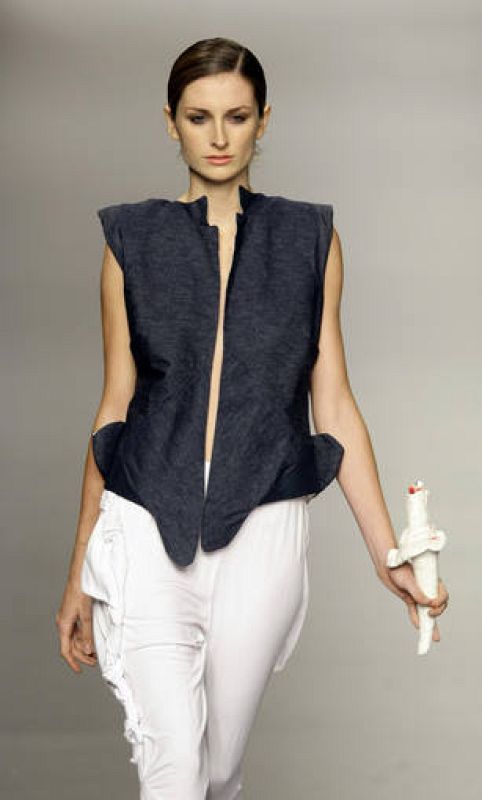 Detrás de Våldnad (palabra sueca que significa fantasma o espectro) está Ana Pérez Valdés