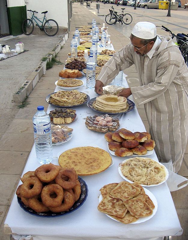 MUSULMANES DE HUELVA CELEBRAN EL FIN DE RAMADÁN ESTRENANDO UNA MEZQUITA