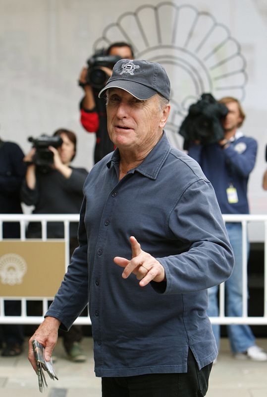 ROBERT DUVALL