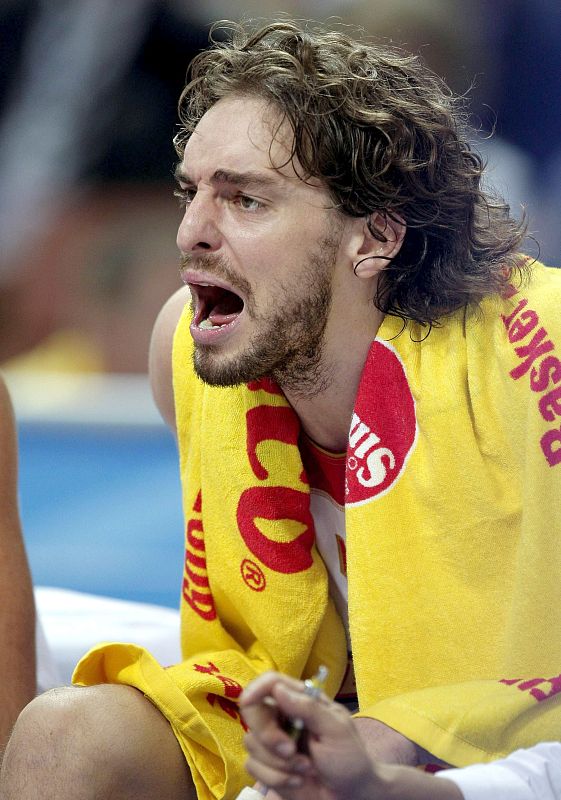 Pau Gasol sufre cada vez que está en el banco y no para de animar a su equipo