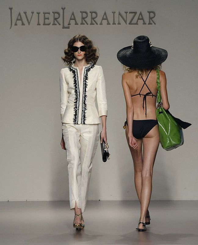 Modelo de Javier Larrainzar en Cibeles Madrid Fashion Week