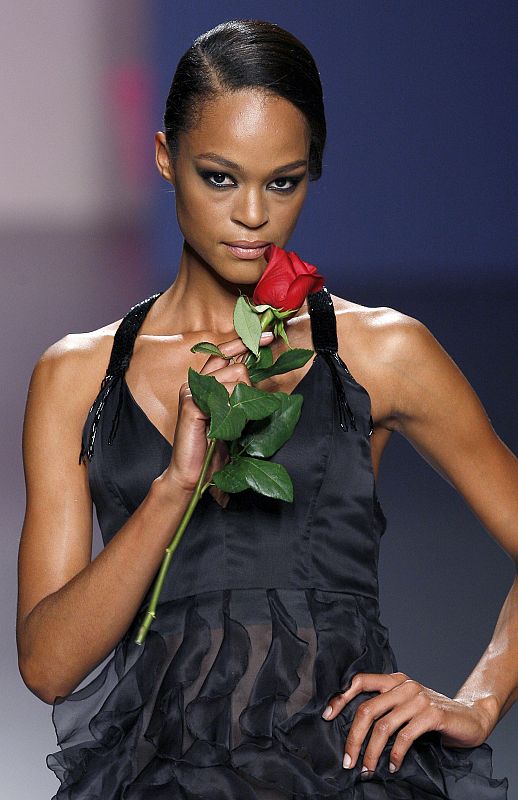 Modelo de Elio Berhanyer en Madrid Cibeles Fashion Week