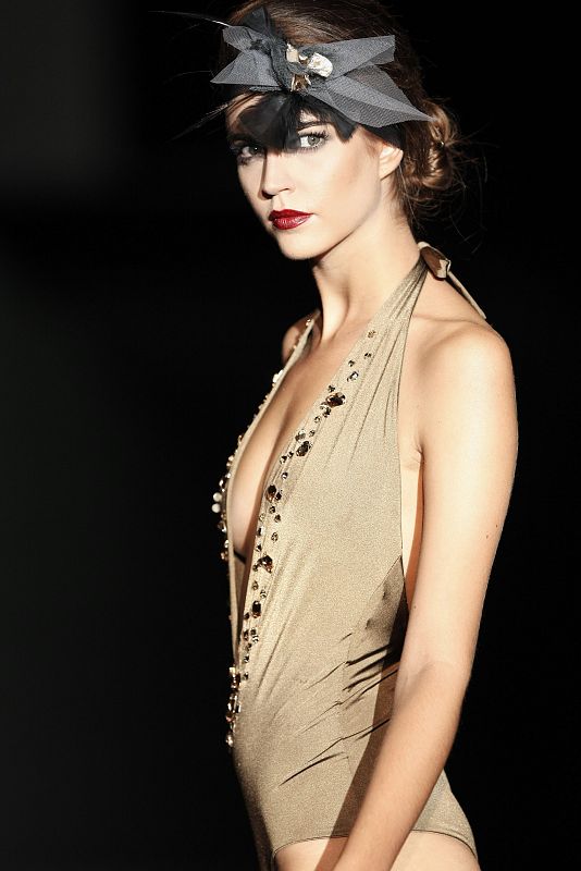 Modelo de Guillermina Baeza en Madrid Cibeles Fashion Week