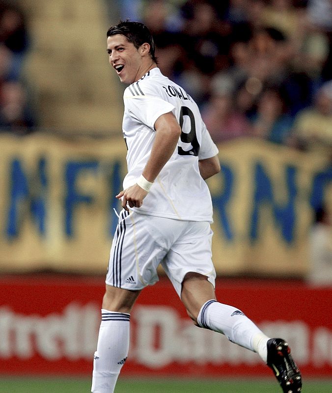 Cristiano Ronaldo adelanta al Real Madrid en el primer minuto del partido frente al Villarreal.