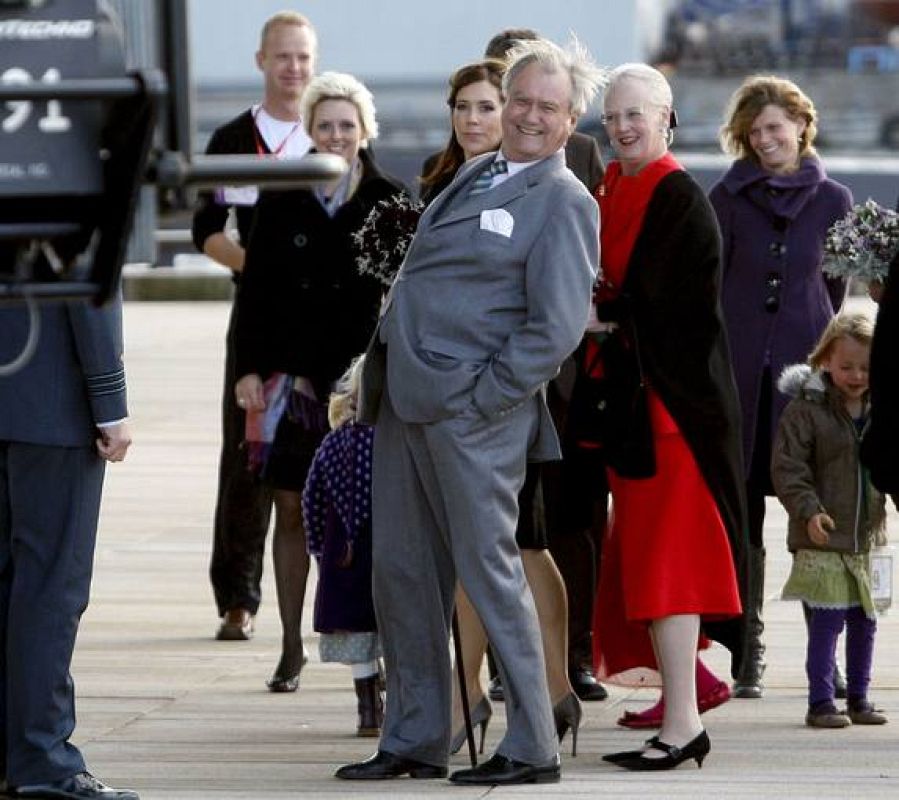 Los Reyes de Dinamarca, a su llegada a la Ópera de Copenhague.
