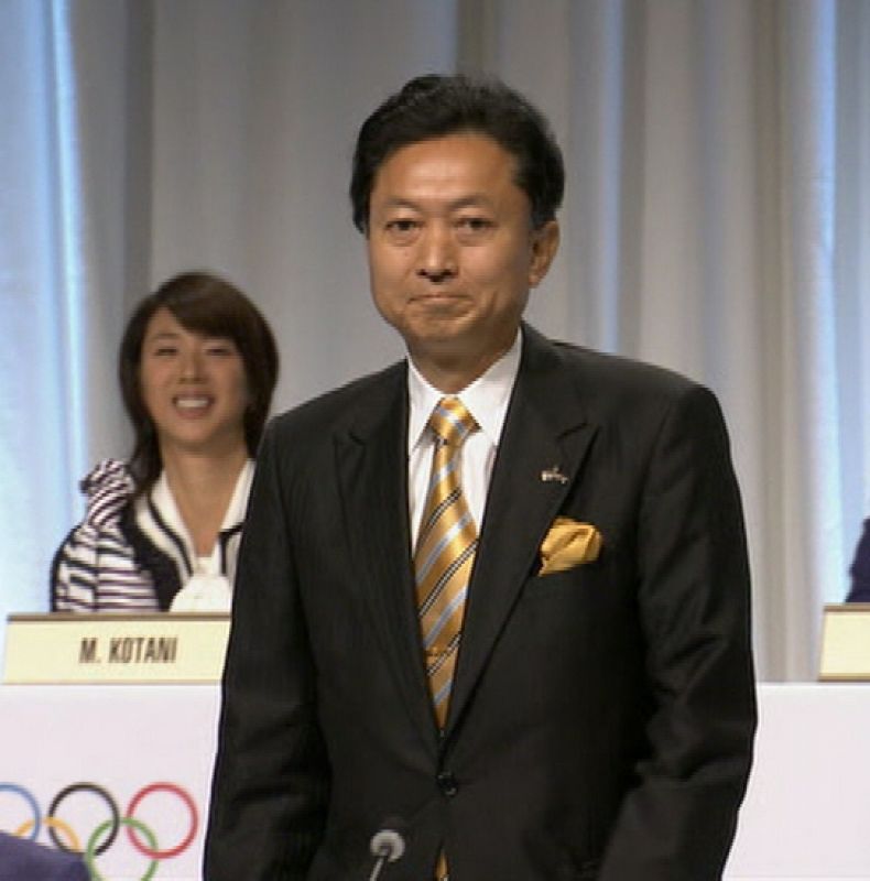 El primer ministro japonés Yukio Hatoyama se dirige a los miembros del COI.