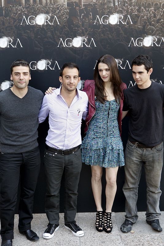 El reparto de 'Ágora' con Amenábar