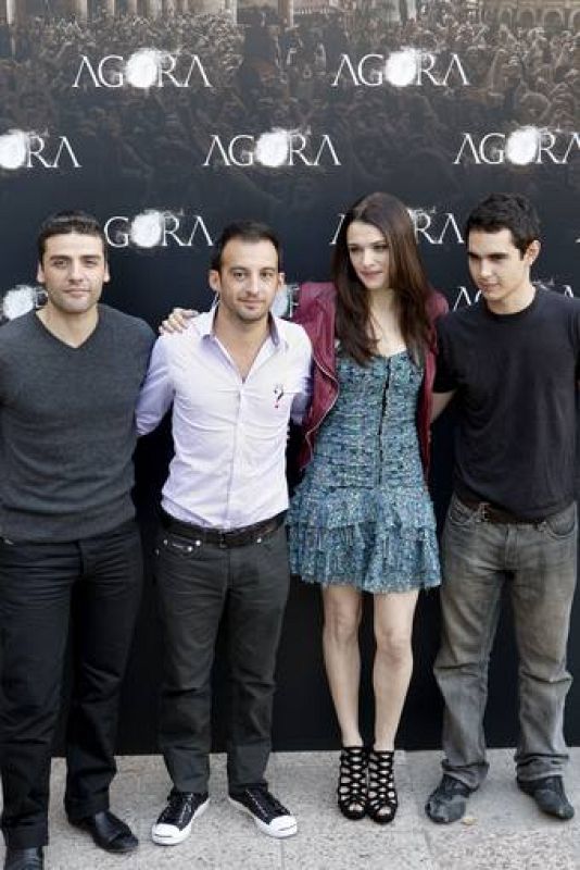 El reparto de 'Ágora' con Amenábar