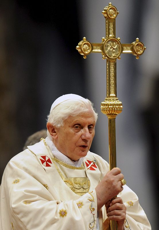 BENEDICTO XVI PROCLAMA LOS DOS PRIMEROS SANTOS ESPAÑOLES DE SU PONTIFICADO