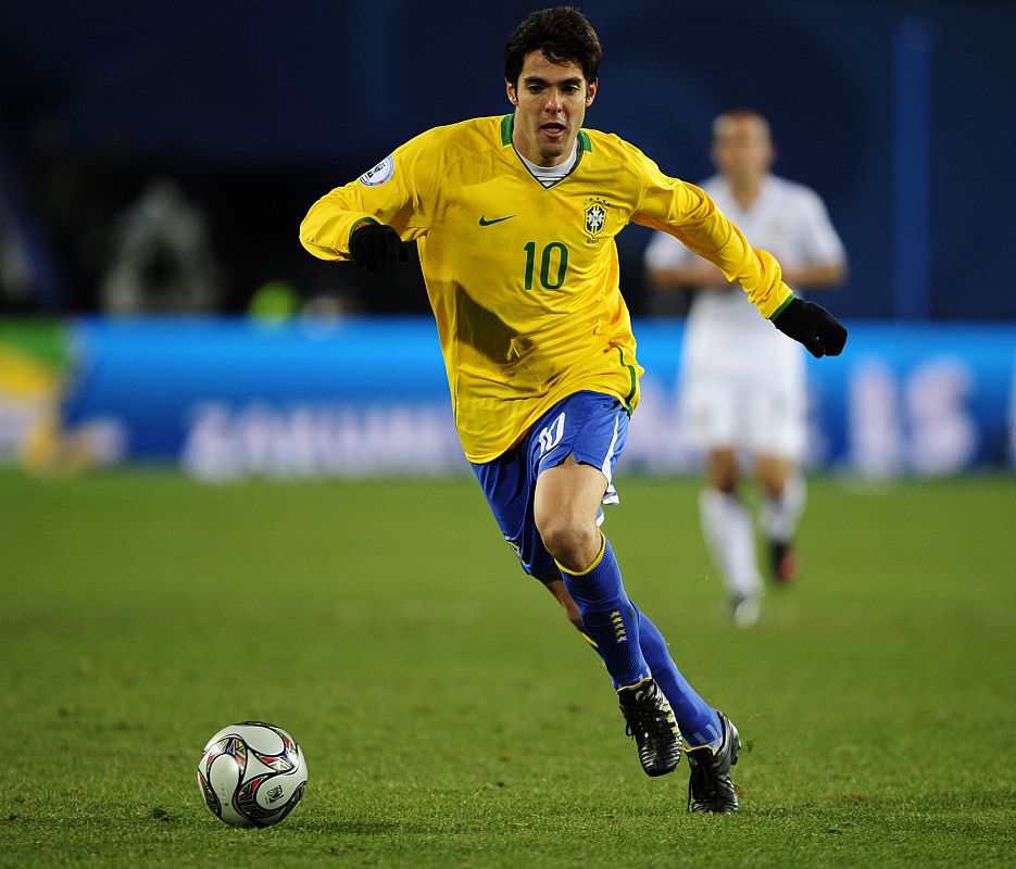 Al frente de Brasil está Kaka, el 'todocampista' que guía el juego de la selección número uno de la FIFA.