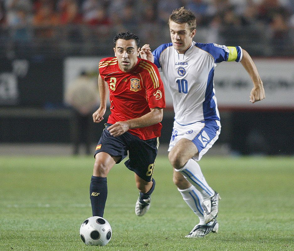 El mejor centrocampista de la Eurocopa, Xavi Hernández, es el cerebro de España, que llegará al Mundial con un sólo objetivo: la victoria.