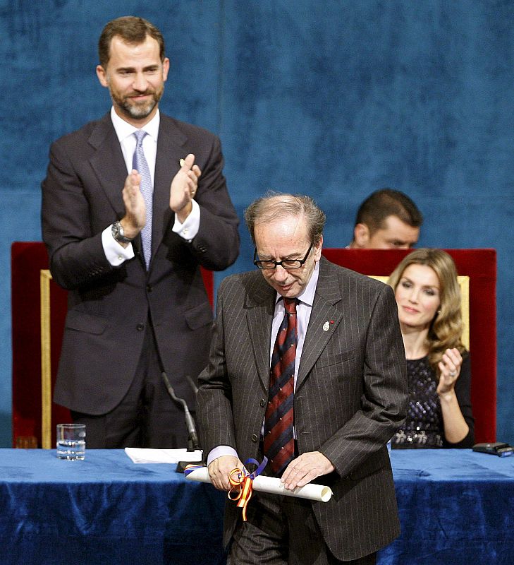 PREMIO DE LAS LETRAS-ISMAIL KADARÉ