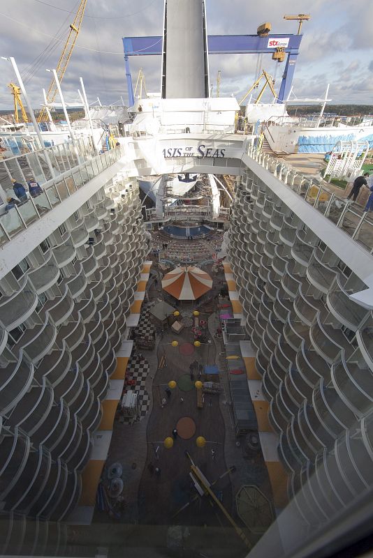 EL "TITANIC" DEL SIGLO XXI SE LLAMA "OASIS OF THE SEAS"